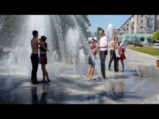 waltz in the fountain